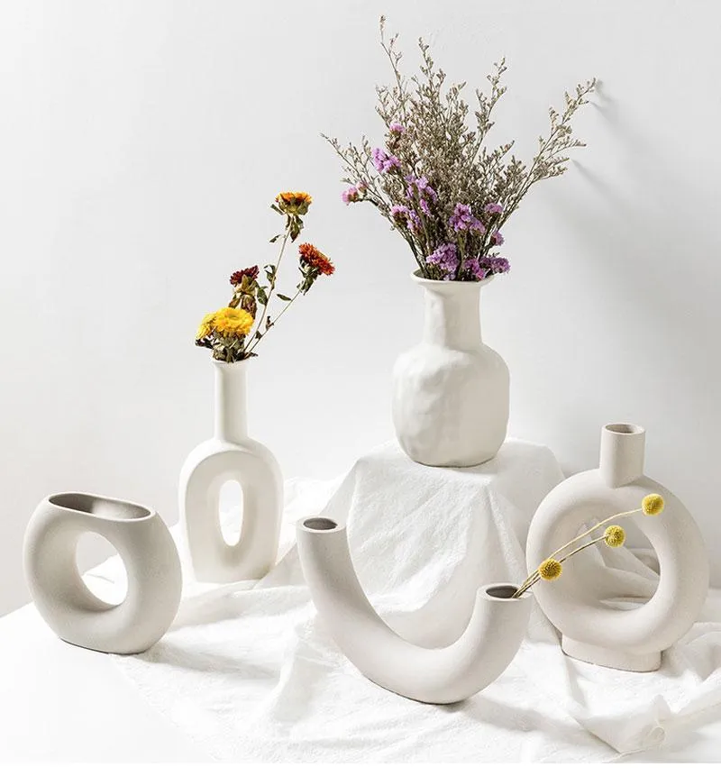 Кольцевая ваза. Креативные вазы для декора. Скандинавская керамическая ваза. Креативная белая ваза. Керамические вазы в абстрактном стиле.