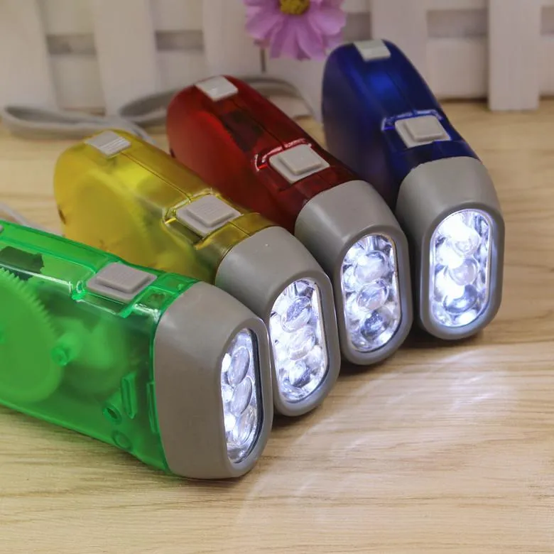 3 LEDハンドプレスキャンプライトトーチ省エネスルーライト電池ダイナモナイトライト屋外ハンドプレスクランク4色