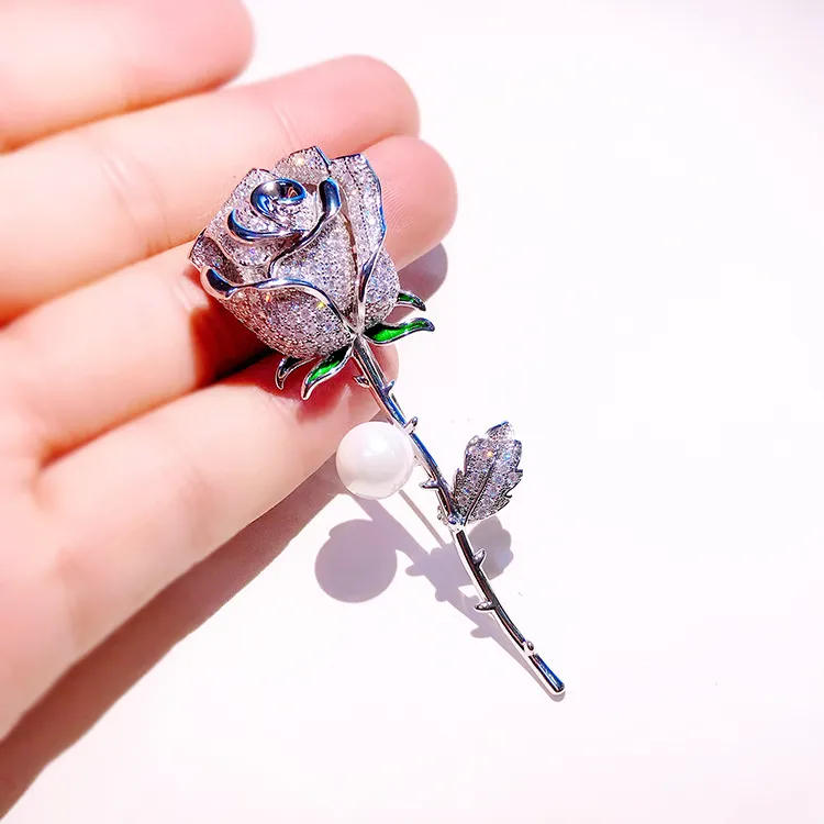 Novelty pins 2025 and brooches