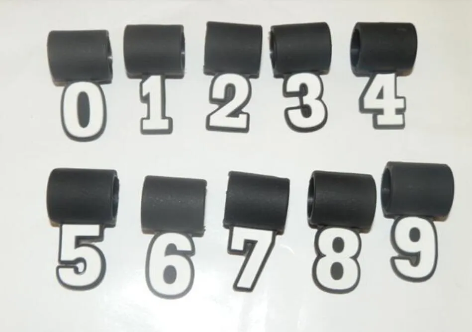 2020 Sport Nya 1500pcs Partihandel Silikon Numbers Cusotmers Mode Number Pendants med Silikon Charms Pendant för baseball halsband