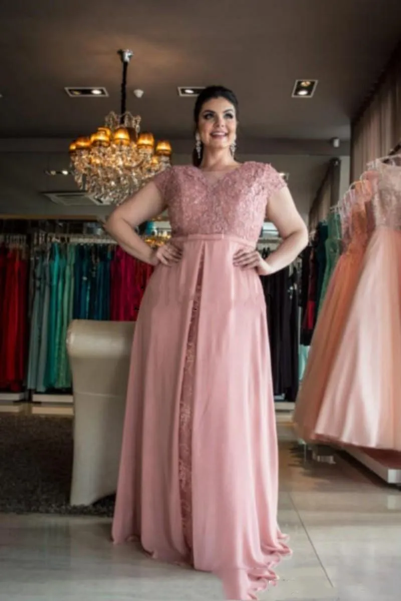 2020 Plus Size Abiti per la madre della sposa Maniche corte Cintura con fiocco Applicazioni in pizzo Chiffon Plus Size Abiti da sera per invitati a un matrimonio