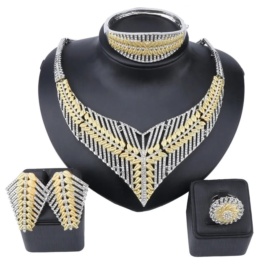 Bridal Dubai Gold Srebrna biżuteria Zestawy biżuterii Crystal Naszyjnik Pierścień Boguń Nigerian Wedding Party Women Jewelry Biżuteria Zestaw biżuterii