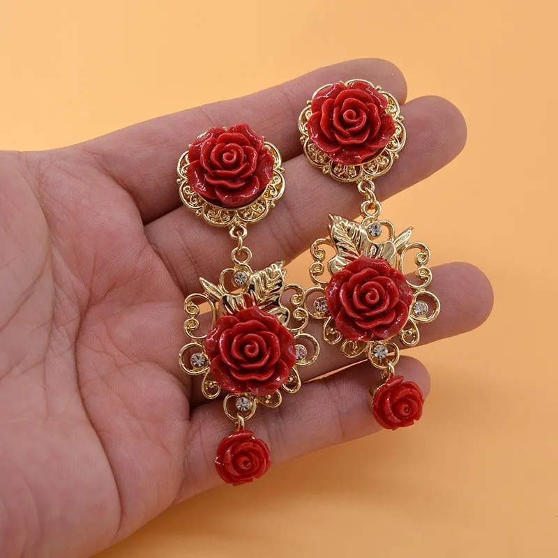 Barokowy Styl Styl Kobiety Długie Drop Kolczyki Vintage Czerwony Biały Kwiat Dangle Kolczyki przesadzone biżutere na wystawę