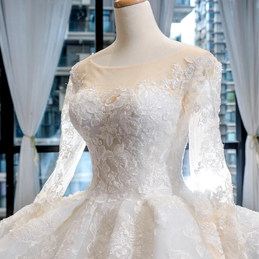arabian wedding dress - Penelusuran Google | Grecian gown, Metallic wedding  dresses, Egyptian wedding dress