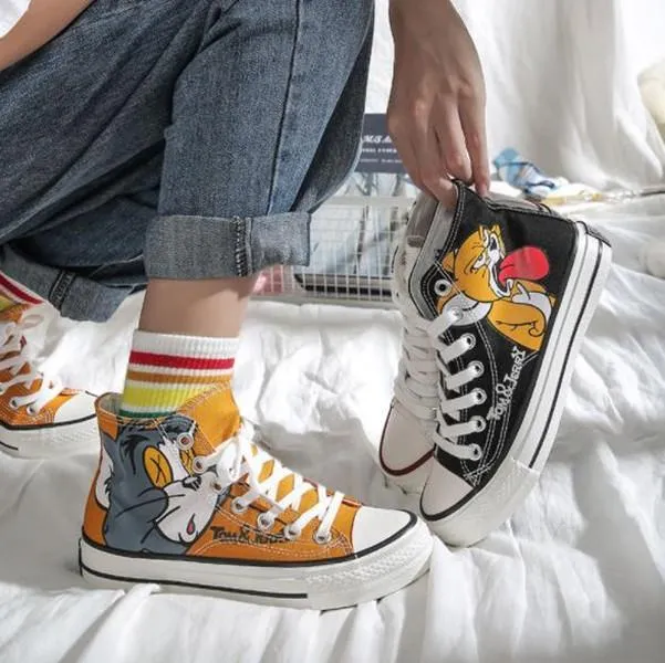 Acquistare Scarpe Stile Giapponese Anime Alta Scarpe Tom E Jerry Scarpe Di  Tela Degli Studenti Delle Donne Degli Uomini Dei Graffiti Su Tela Cute  Cartoon Casuale Schoenen Hococal Economico | Consegna Veloce