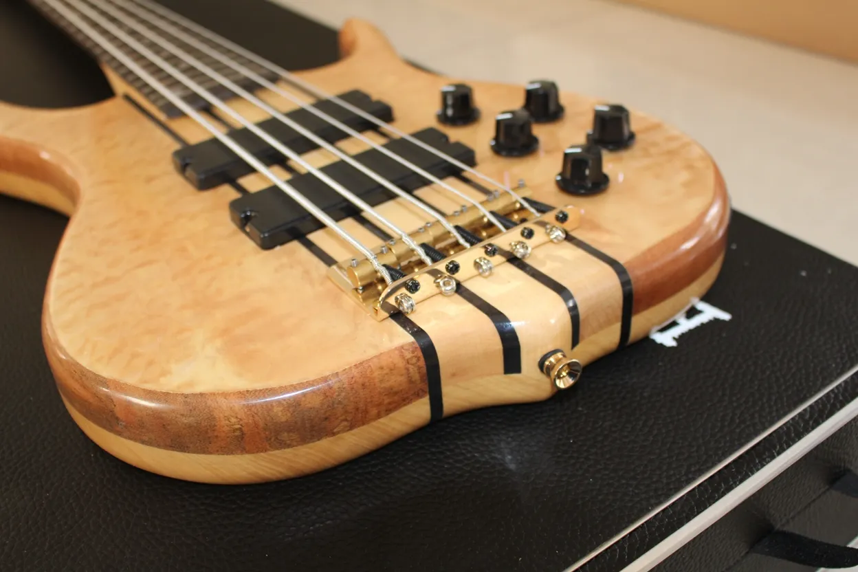 Ny anpassad 5 String One Piece Body Bass, Rosewood Fingerboard 24 Frets, Aktiva Pickup Kina Elektrisk Gitarrbas