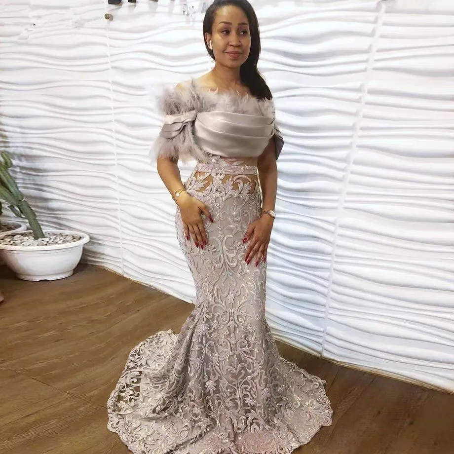2021 Silver Lace Evening Dress Off Shoulder Feathers Modest Mermaid Prom Klänningar Sexig Se igenom formella klänningar Robe de Soiree