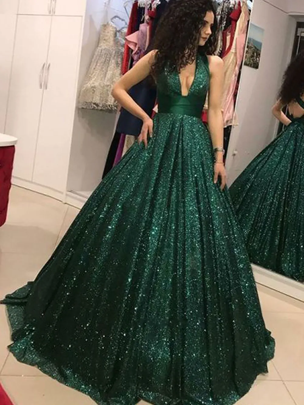 Emerald Green Пром платья V-образным вырезом с блестками Блестки бальное платье Backless партии Maxys Длинные Пром платье вечернее платье Robe De Soiree