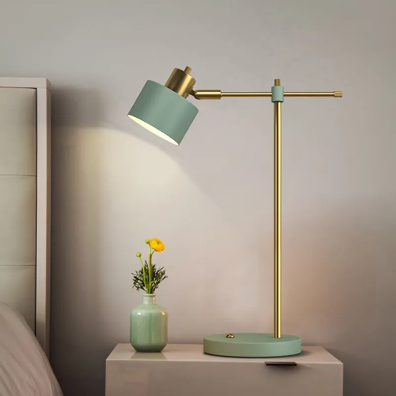 Nordic minimalist desk lamp bedroom bedside lamp creative modern desk decoration light luxury desk lamp E27