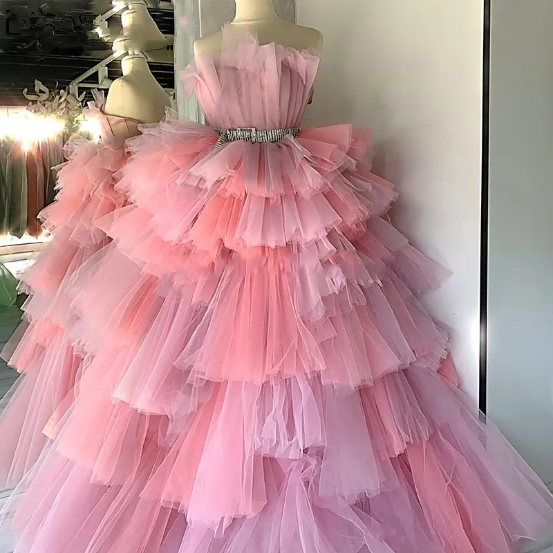 Ny Chic Tiered Tulle Prom Klänningar Robe de Soiree Lång Kvällsklänning 2020 Kaftans Turkiska Kändisparty Gown Mellanöstern Plus Storlek