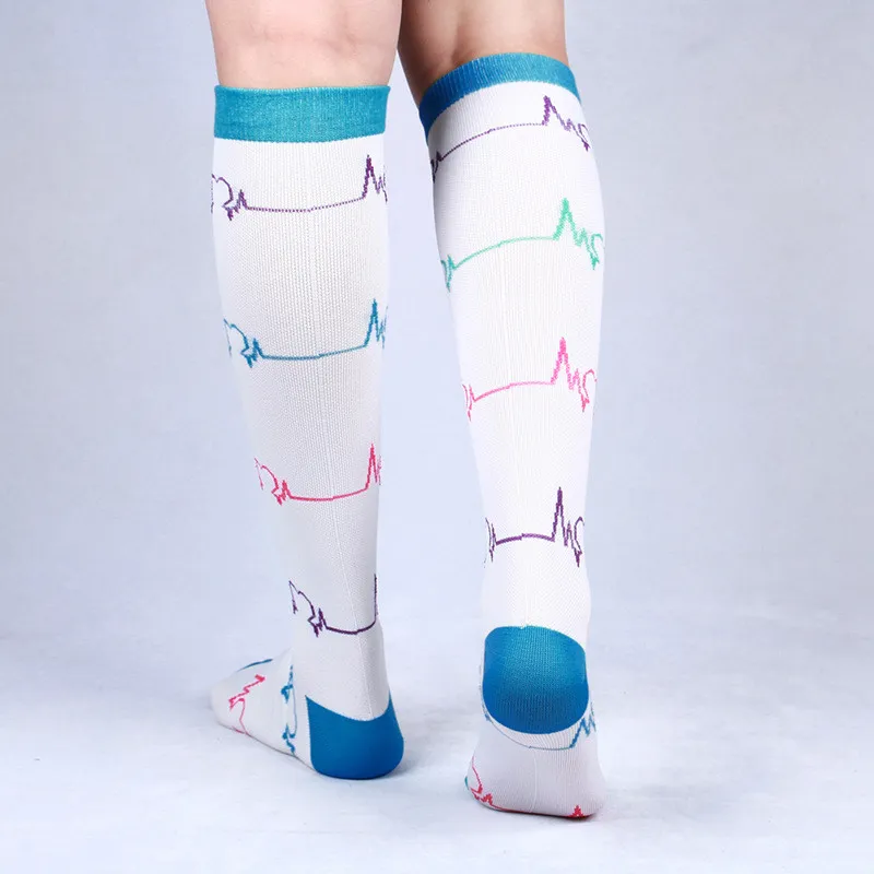 Chaussettes de compression de la mode Point Cœur Imprimé pour les femmes Men Sport Running Travel Cycling Stockings Hosiery Will and Sandy Gift