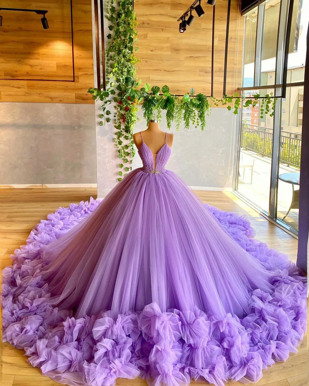 28 Non-Traditional Wedding Dress Picks That Wow