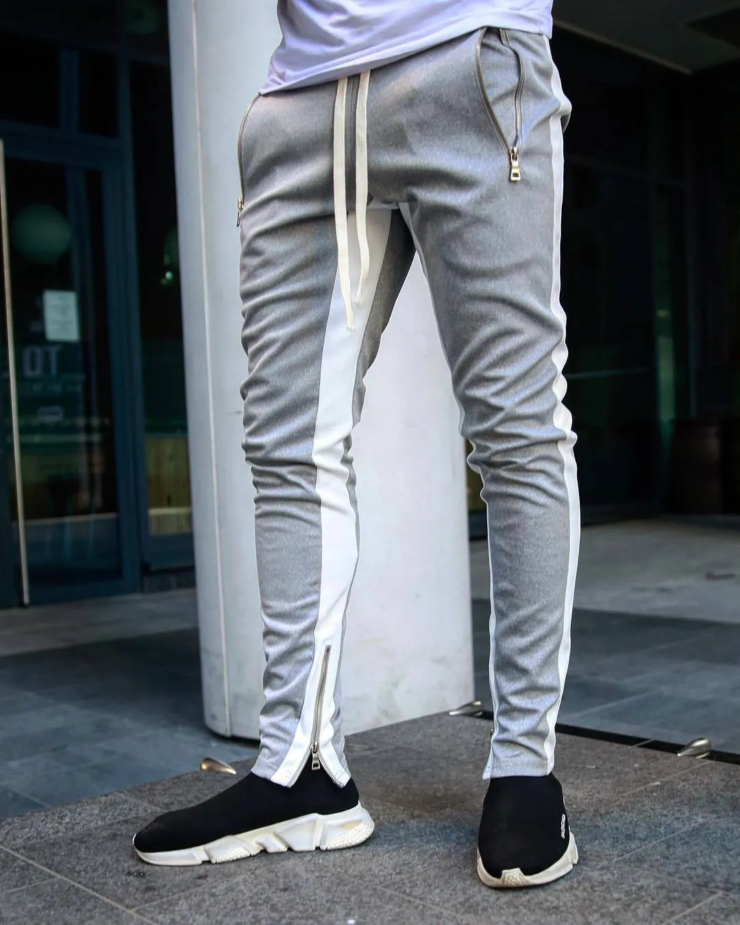 adidas Originals adicolor three stripe skinny track pants in black | ASOS