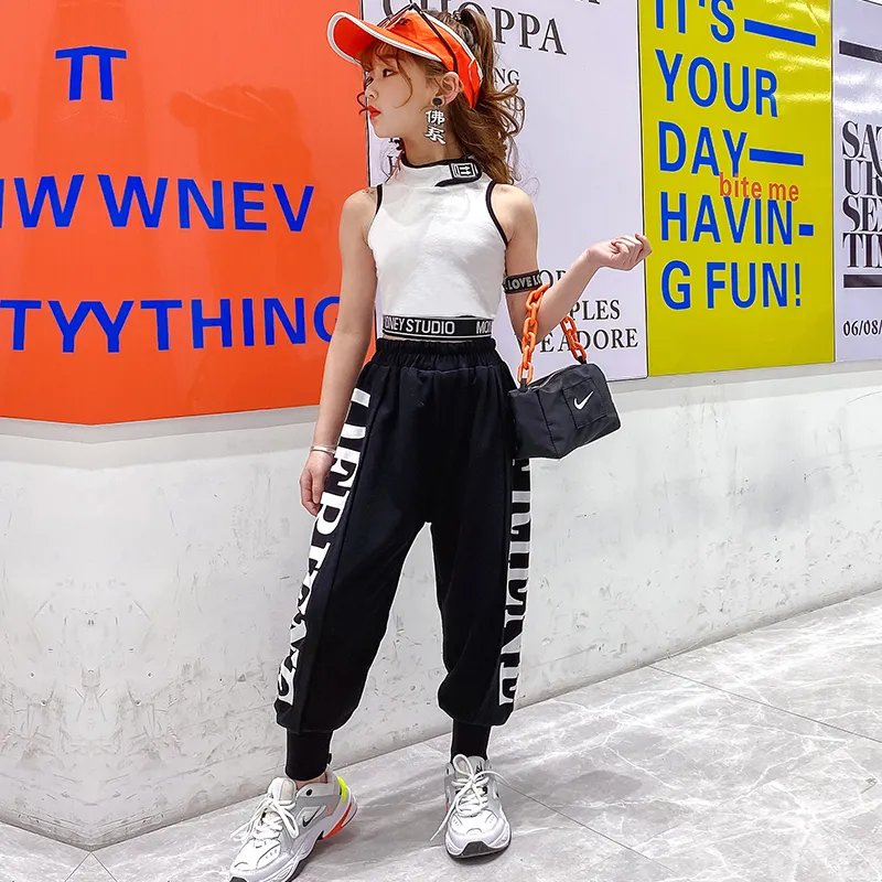 Modern Hip Hop Dance Mom Jeans Outfit For Girls Vest, Top, Pants, Cargo  Sweatpants Sizes 9 13 Years Streetwear For Teens And Babies From Nickyoung06,  $18.58