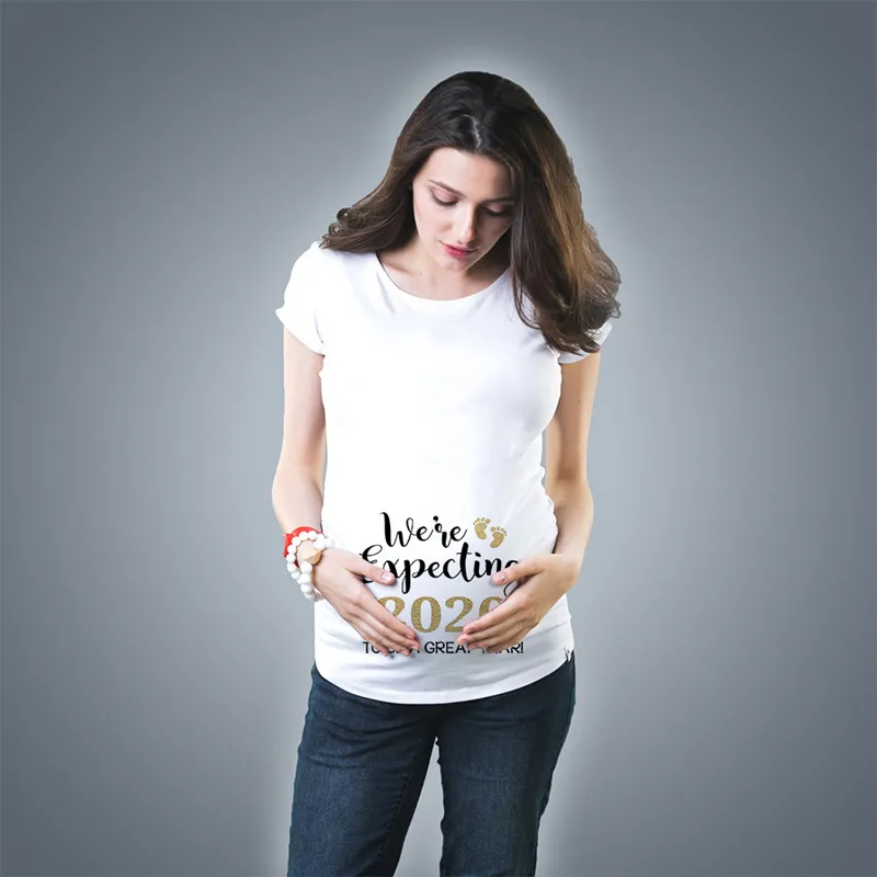 Camiseta De Maternidad Carta De Manga Corta Está Viniendo Camiseta Divertida Del Embarazo Camisetas Tops Ropa Para Embarazadas De 6,18 € | DHgate