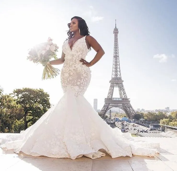 Stunning Plus Size Lace Mermaid Wedding Dresses V Neck Beaded Bridal Gowns Appliqued Sweep Train robe de mariée