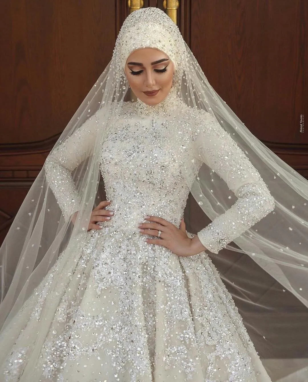 Luxo muçulmano vestidos de casamento alta pescoço rendas mangas compridas lantejoulas contas appliqued vestido de casamento com véu feito sob encomenda vestidos de 219e