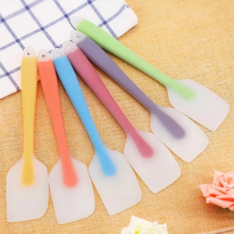 Bake Gadget Silicone Kitchen Accessories Soft Seamless Spatula Butter Cream Scraper Brush Baking Tool Wholesale LX3329