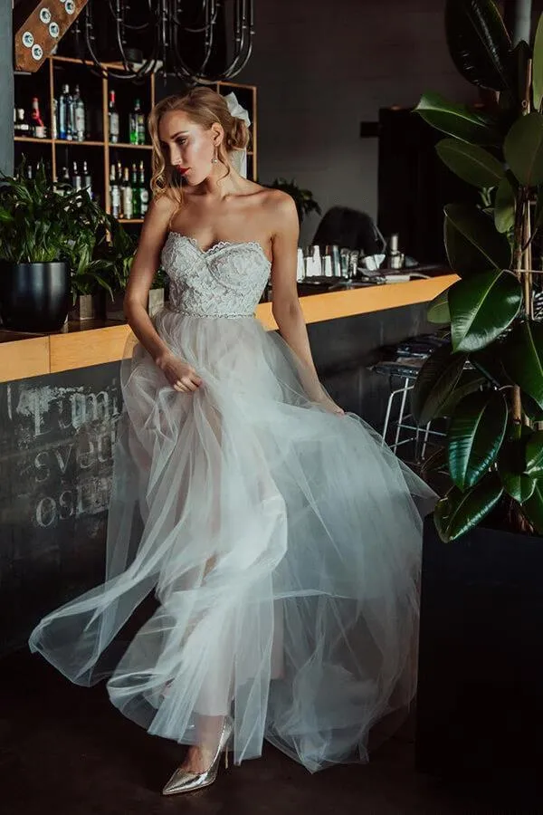 Top de encaje Vestidos de novia de tul suave Cariño Sin tirantes Una línea Longitud del piso Forro Champgane Vestidos de novia personalizados Tallas grandes Z77