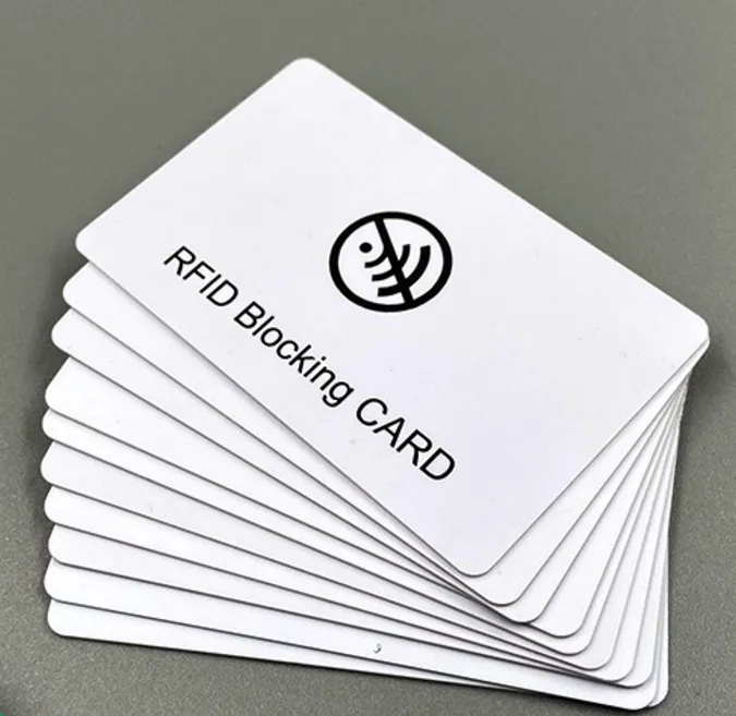 RFID Blocking Card panno di schermatura Proteggi HF Chip rfid antifurto strisciando carta di credito chip IC card anti-scansione 1000 pezzi