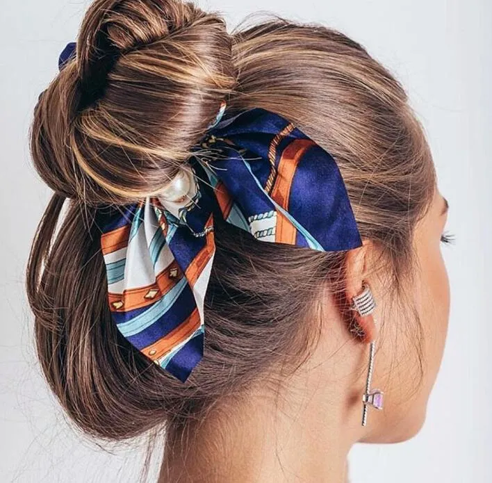 2020 Ny Chiffong Bowknot Silk Hair Scrunchies Kvinnor Pearl Ponytail Hållare Hårbindning Hårtråd Gummi Band Tillbehör GD555