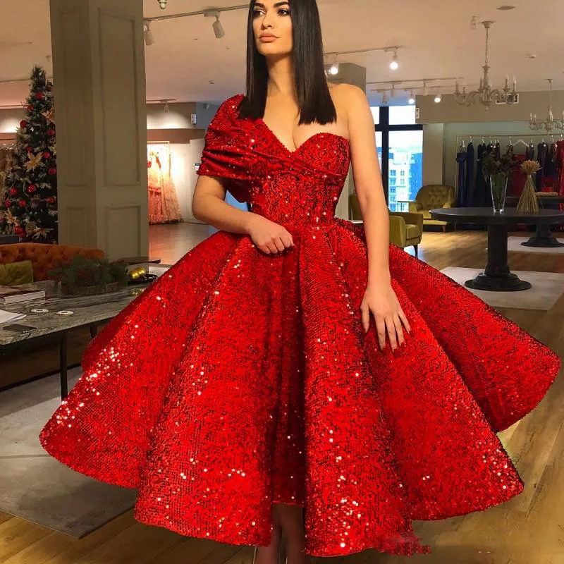 Red One Shoulder Sequined Prom Dresses Ruched Tea Length Evening Gowns Zipper Back Cocktail Formal Party Dress Cheap Vestidos