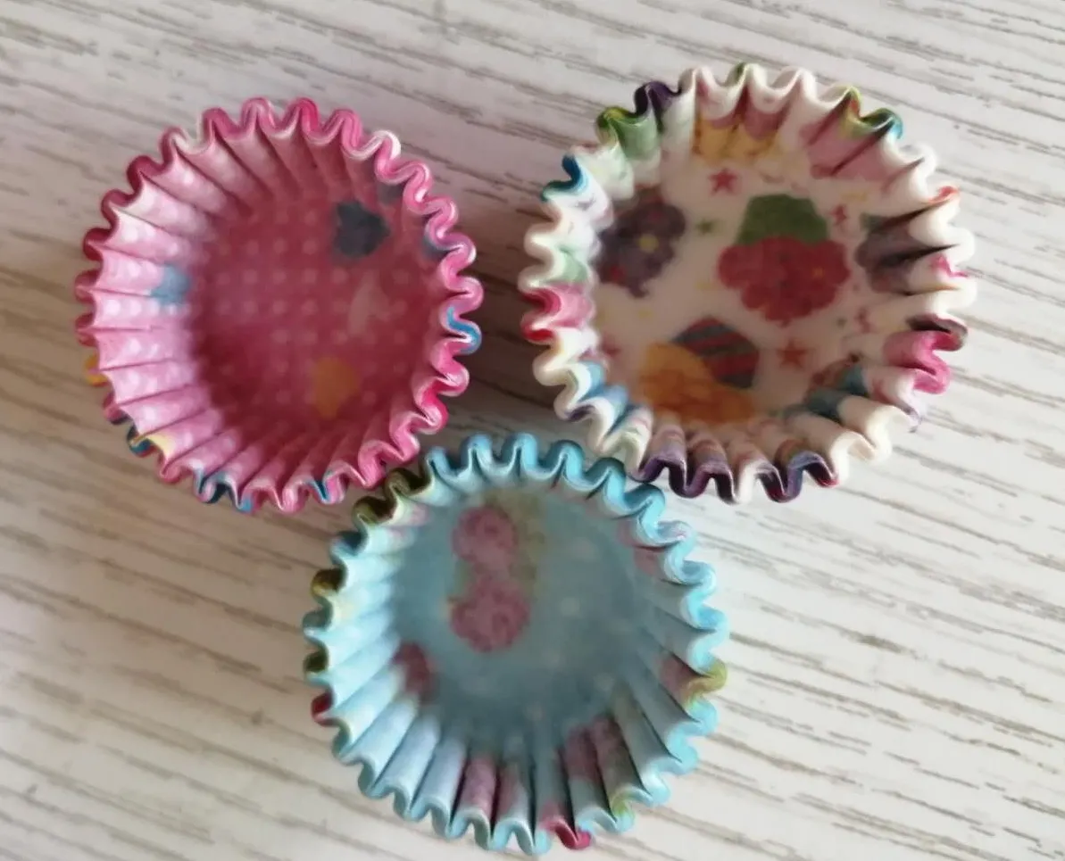 Mini size Diverse Papier Cupcake Liners Muffin Gevallen Baking Cups cake cup cakevorm decoratie 2.5 cm base XB1