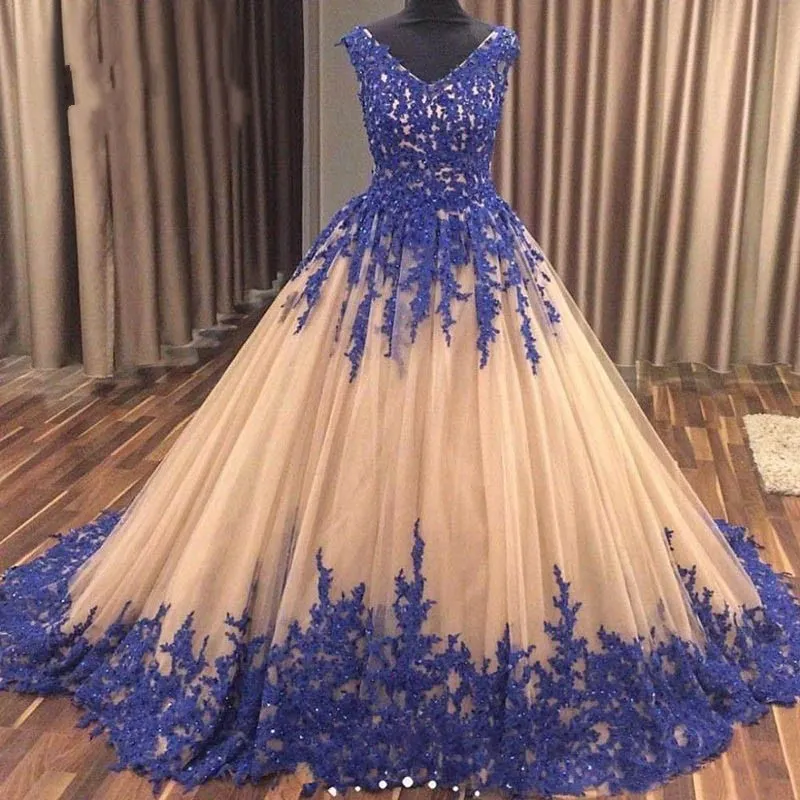 Abiti da sposa in pizzo blu royal Abiti da sposa 2021 Abito da festa con maniche lunghe in pizzo champagne con scollo a V per ragazze dolci 16 anni formale