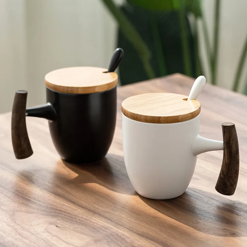 Mug en porcelaine avec couvercle en bois eco + cuillere