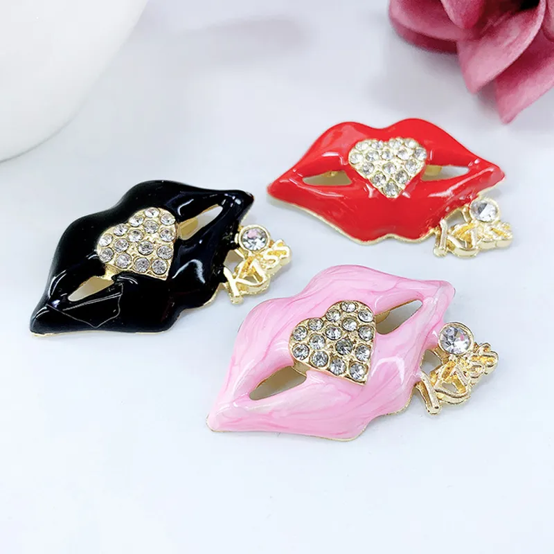 Women Crystal Heart Lip Brooch Letter Kiss Brooch Suit Lapel Pin Fashion Jewelry Gift for Love Friend Wholesale Price
