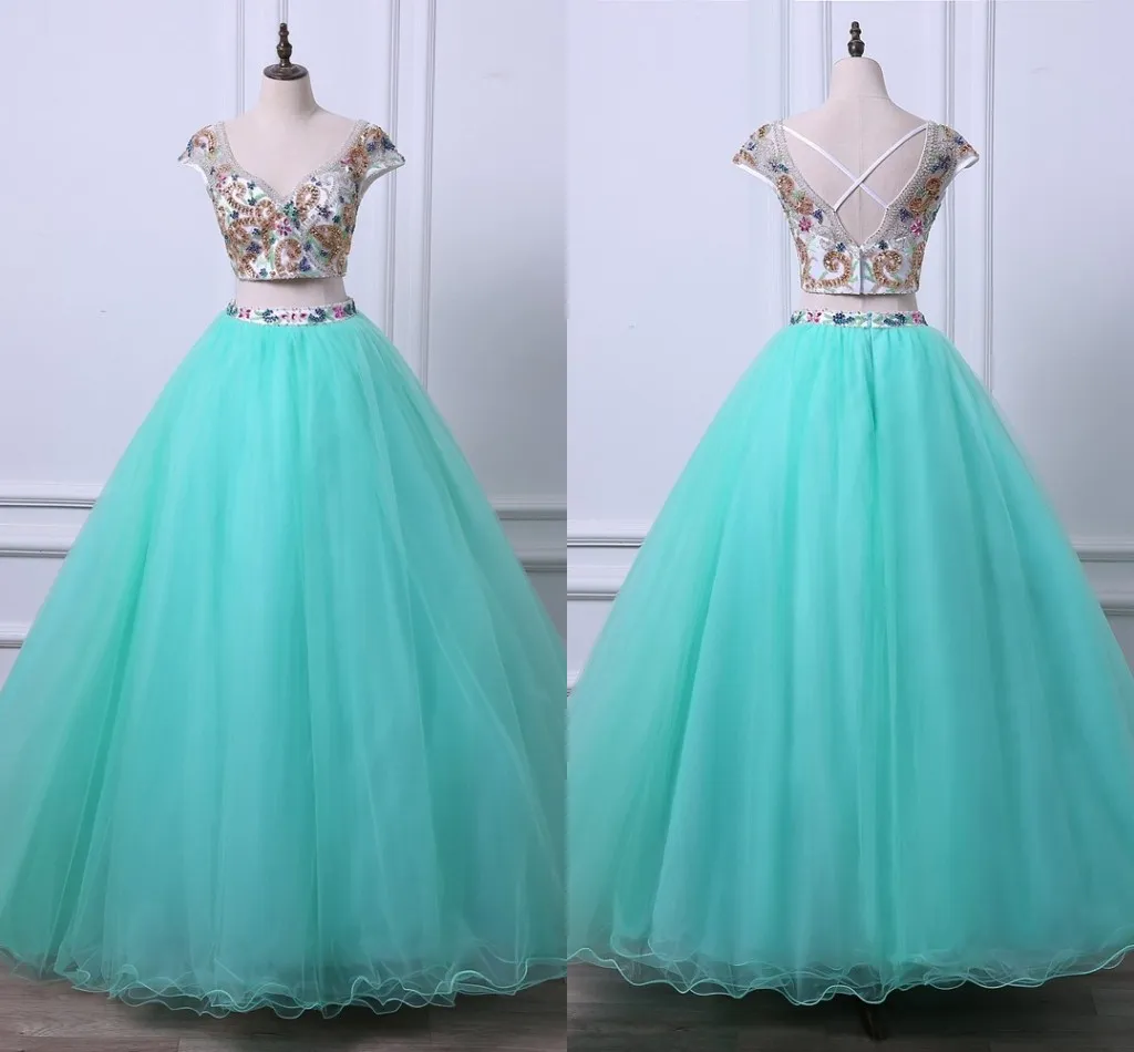 Stora Beading Färgglada Kristaller Prom Klänningar 8: e klass två stycken A-Line Quinceanera Dress Sweetheart Unique Satin Backless Pageant-klänningar