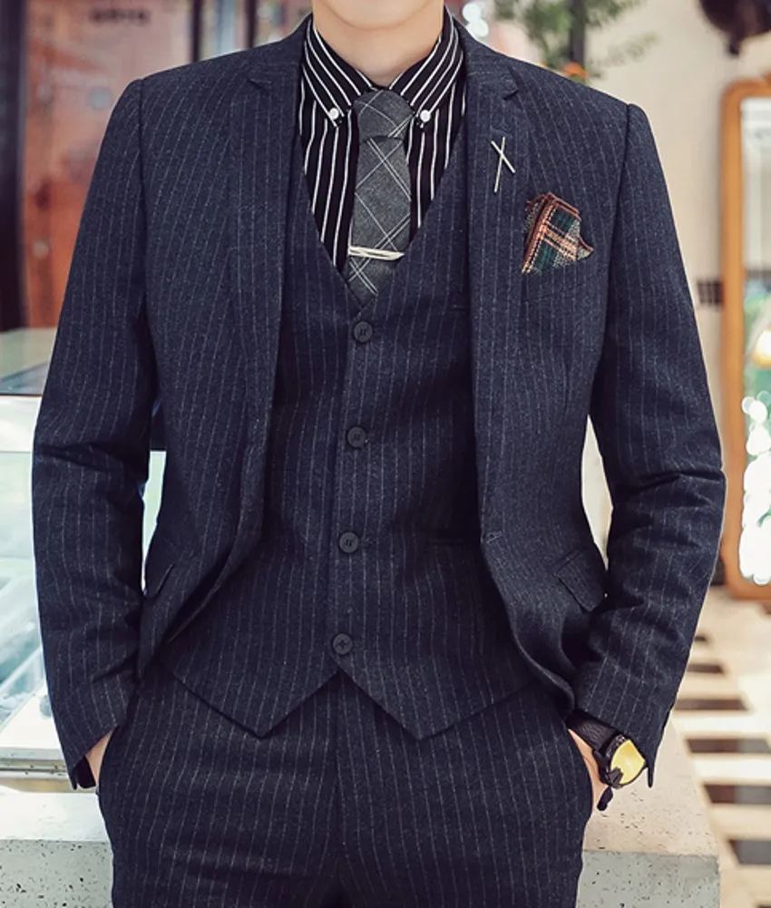 Uitstekende Blue Stripe Bruidegom Tuxedos Notch Revers Groomsman Bruiloft 3piece Suit Populaire Mannen Business Prom Jacket Blazer (Jack + Pants + Tie + Vest)