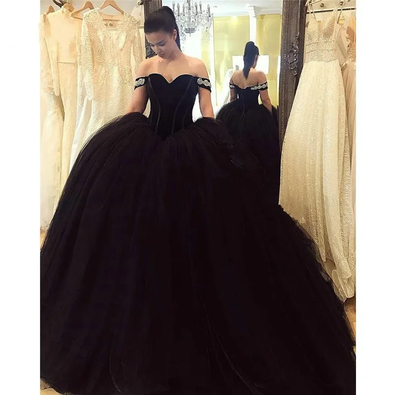 Puffy Schwarz Vestidos De Quinceanera Ballkleider Abschlussball 2021 Weiße Applikation aus der Schulter Samt Tüll Abschlussball Sweet 15 Kleid Plus Size Lace-up