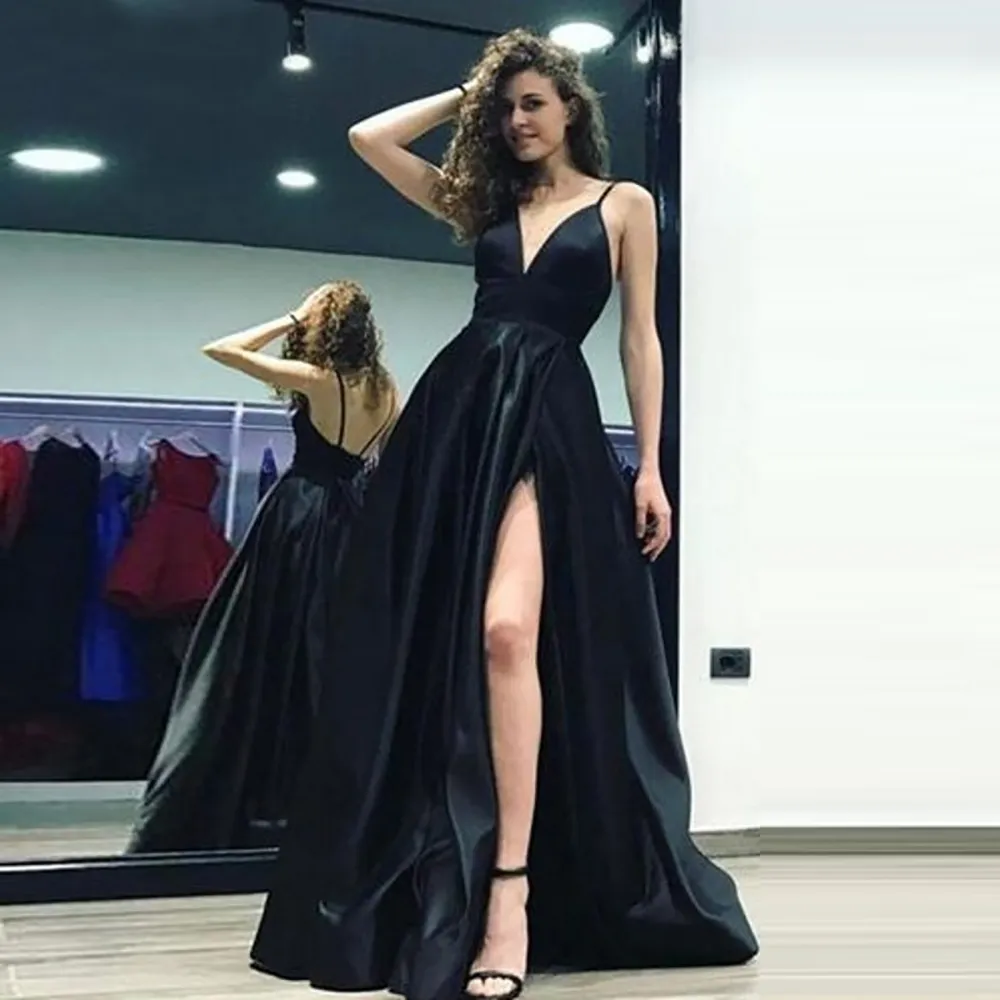 Nouvelle robe en satin noir personnalisé col en V robes longues de bal jambe fendue dos ouvert robes de soirée noires avec bretelles robes de graduacion