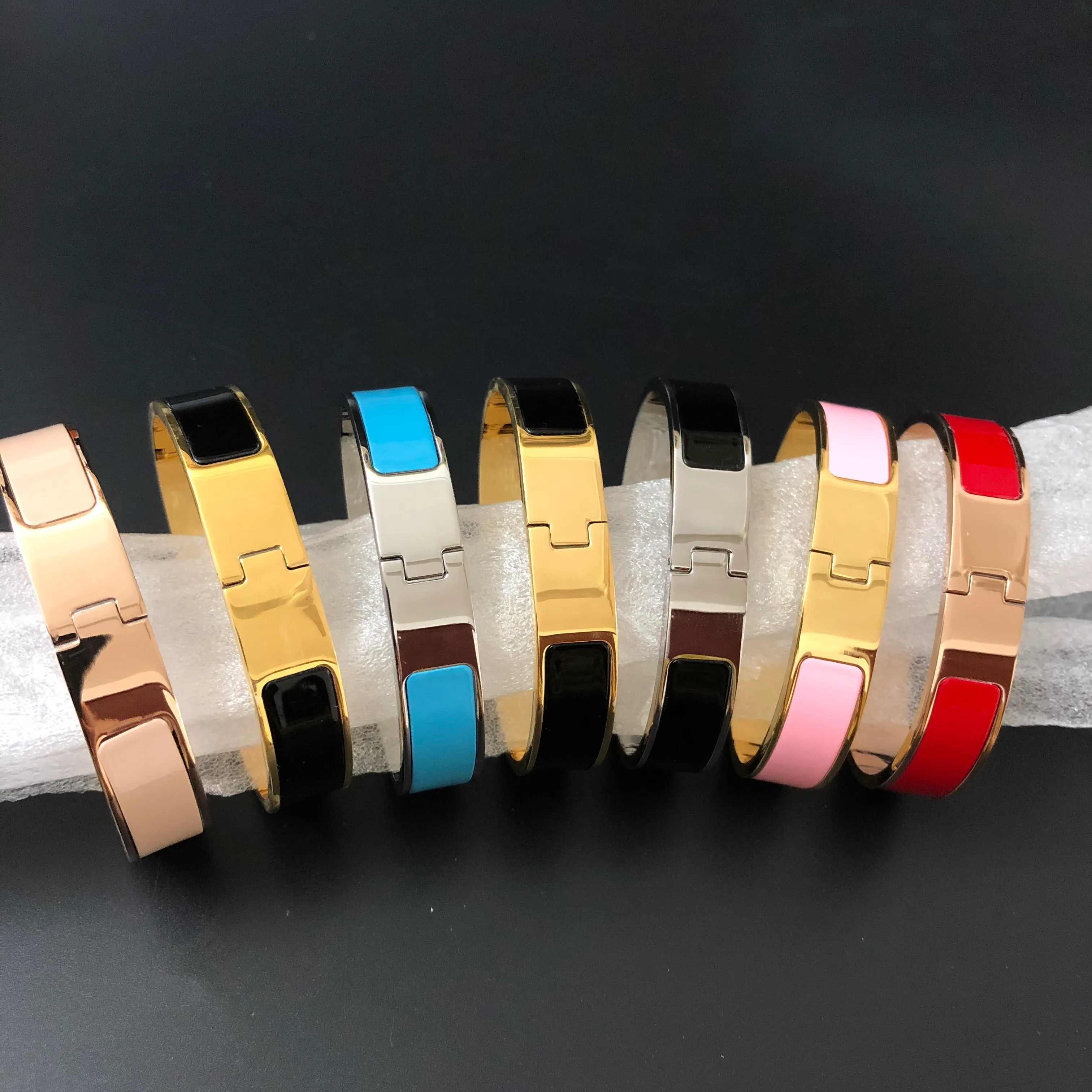 2020 offre spéciale 12MM bracelet pour femmes dames titane acier mode bracelet avec 3 couleurs bijoux livraison gratuite (pas de boîte)