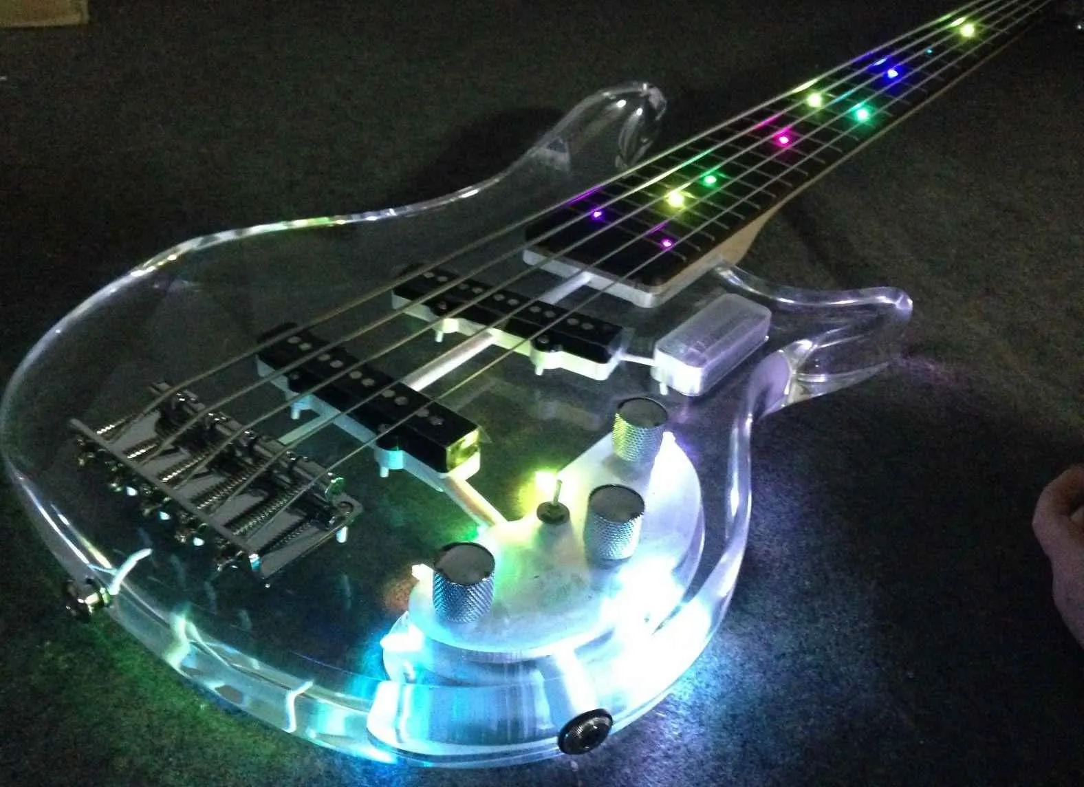 5弦クリスタルLEDエレクトリックベースギター を￥82,575 | DHgate