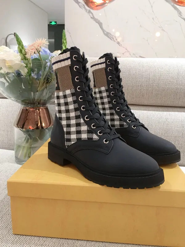 2020 Martin Boots Stretch Stickade strumpor Korta Stövlar Stitching Kvinnor Stövlar Klassisk Hot Style Storlek 35-40