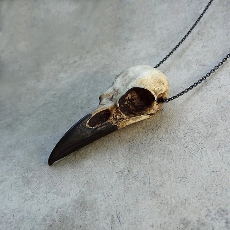 3D Raven Resin Raven Magpie Crow Poe Gothic Gift ، Halloween Skull Neclace ، Goth Bird Jewelry