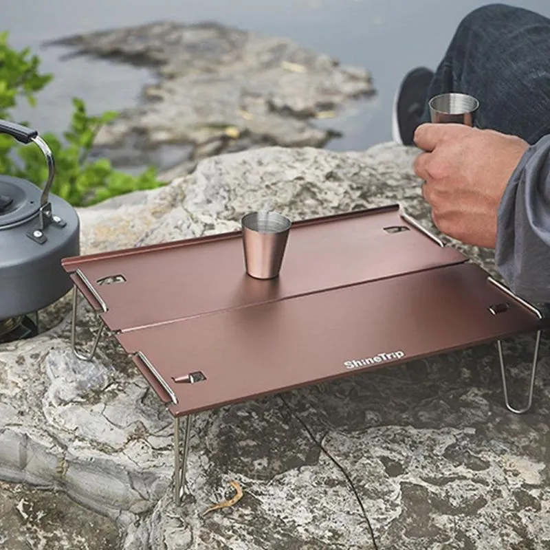 屋外パッド29.8 * 21 * 8.4cmキャンプテーブルアルミ製卓上軽量のミニデスクのトレッキングバックパッキングのための携帯用ハイキング