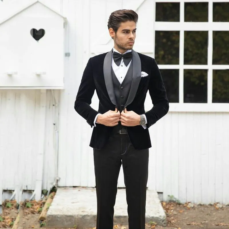 Popüler Tek Düğme Siyah Kadife Damat Smokin Şal Yaka Groomsmen Erkek Takım Elbise Düğün / Balo / Akşam Yemeği Blazer (Ceket + Pantolon + Yelek + Kravat) K546