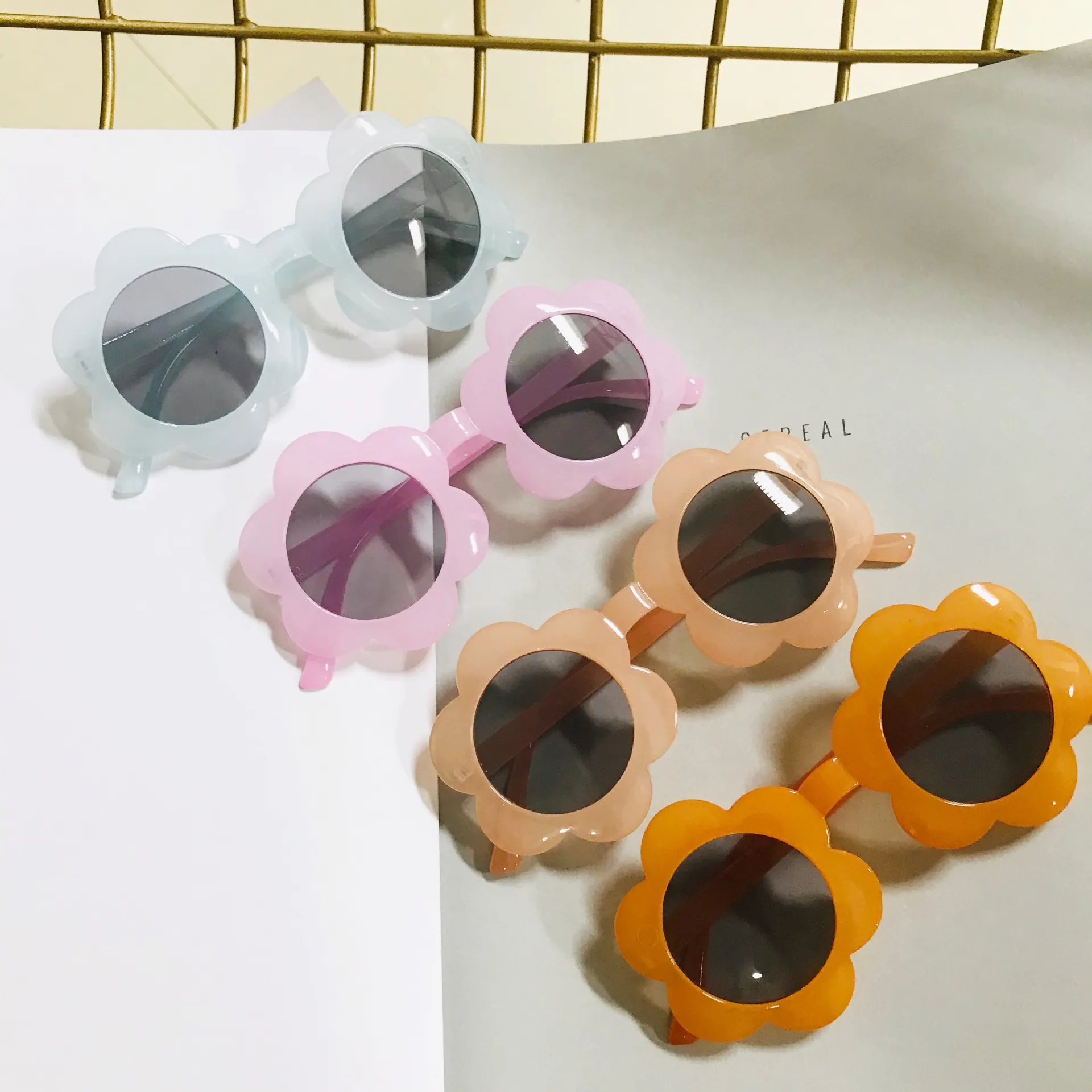 2020 النظارات الشمسية جدي جديد بالجملة جميل للطفولة زهرة الشمس المضادة للأشعة فوق البنفسجية نظارات بنين والبنات نظارات الشخصية
