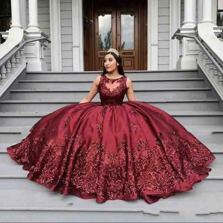 Billiga Burgundy Girls Pageant Klänningar Juvel Neck Salins Lace Beaded Ball Gown Satin Flower Girl Dresses Kids Wear Birthday Communion Dress