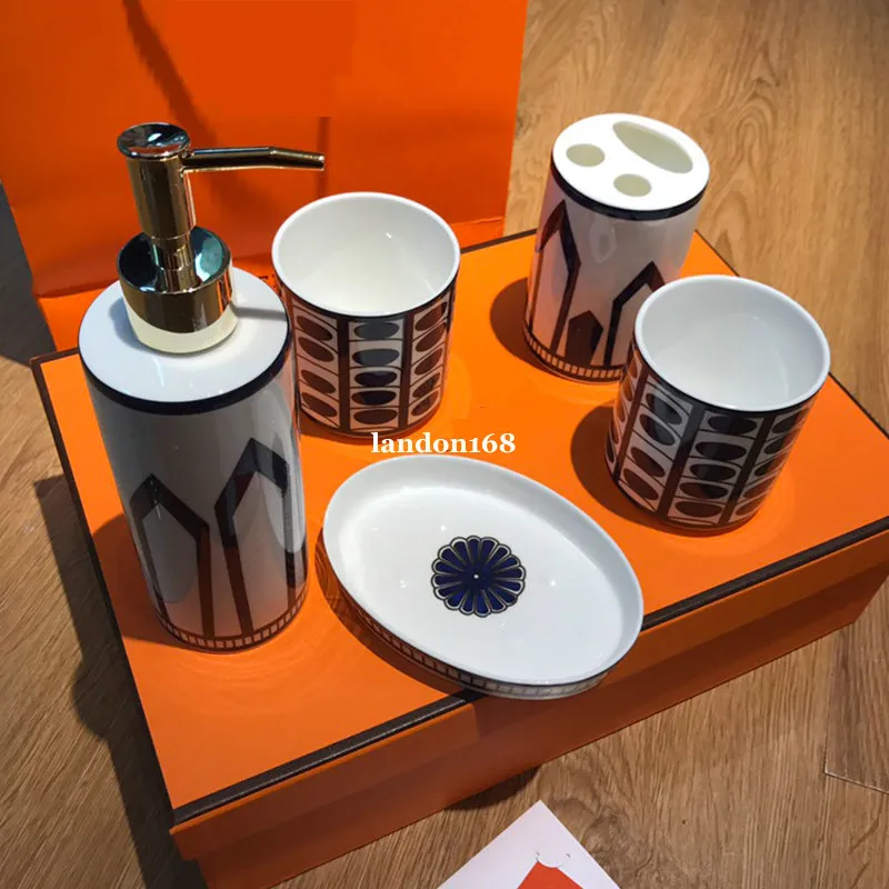 God kvalitet Europeisk stil Badrum Tvättsats Keramisk Tvål Dispenser Tvål Dishwash Cup Hem Badrum Tillbehör