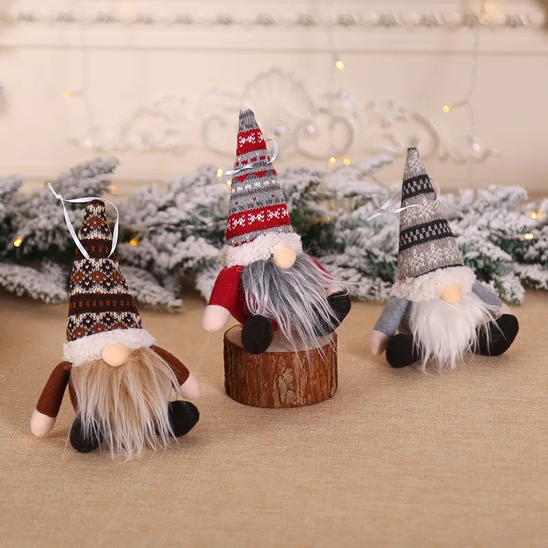 Cartone animato decorazioni natalizie bambola postura seduta creativa bambola della foresta Ciondolo albero di Natale cartone animato Mini ciondolo bambola senza volto T9I00552