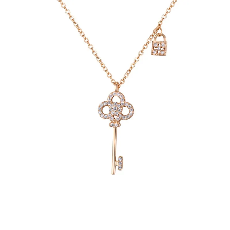 Sparkling Diamond Zircon Fashion Designer Lovely Lock Key Pendant Collier pour les femmes Girls Rose Gold Silver9468046