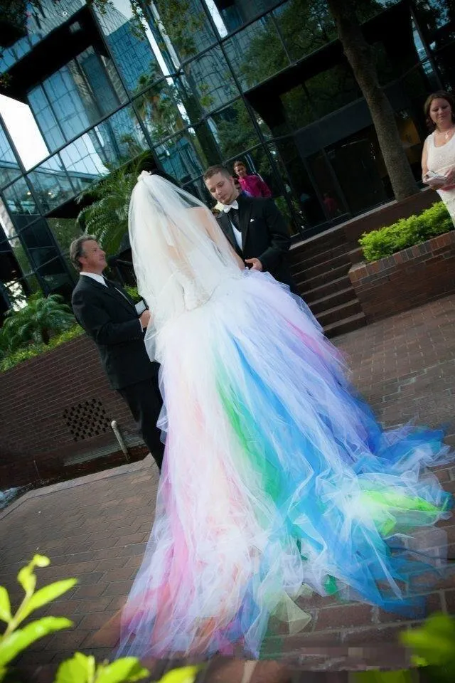Colorful Tulle Rainbow Wedding Dresses 2024 Vintage High Low Halter Sweep Train Ruffles Vestido De Novia