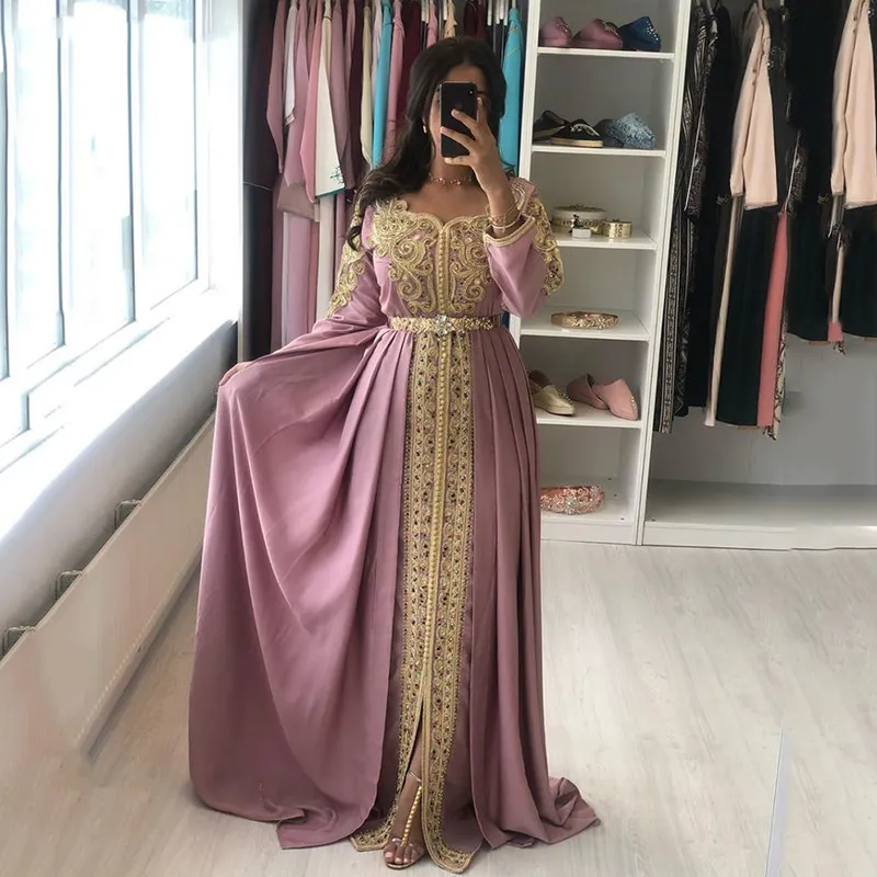 Staubige rosa Stickerei, formelle Abendkleider, A-Linie, goldene Spitze, Perlenstickerei, volle Ärmel, langes arabisches muslimisches Kleid für besondere Anlässe, nach Maß