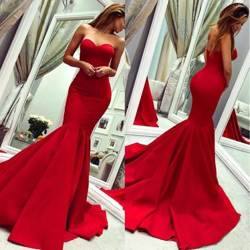 2021恋人の赤いストラップレス人魚のウエディングドレスの女性の長いイブニングガウンフォーマルパーティーはセクシーな背中のないプラスサイズの花嫁介添人ドレス