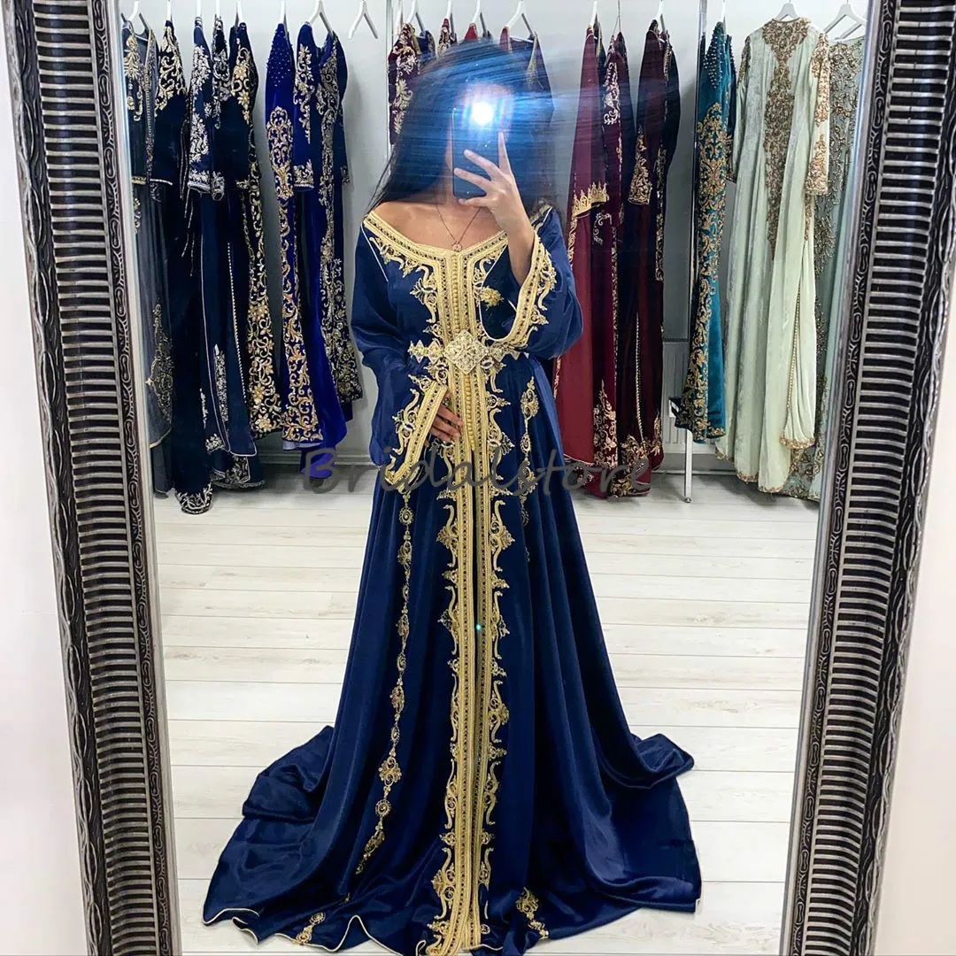 Dubai Abaya Vestidos Morrocan Kaftan manga comprida muçulmana Prom Dress 2020 Ocasião Sexy V Neck A Linha de cetim ouro Applique Especial Vestido