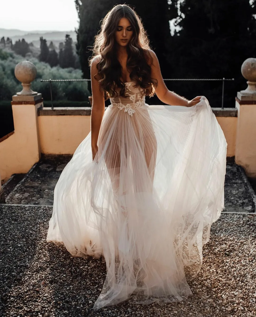 Boho Tulle Boho chic wedding dress with Spaghetti Straps, Lace Applique, and Plus Size Options - Perfect for Country Weddings (Vestido de Novia) Boho Tulle Boho chic wedding dress with Spaghetti Straps, Lace Applique, and Plus Size Options - Perfect for Country Weddings (Vestido de Novia)
